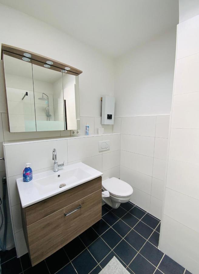 Sehr Schoenes Haus Mit Terasse Naehe Duesseldorf Appartement Krefeld Buitenkant foto